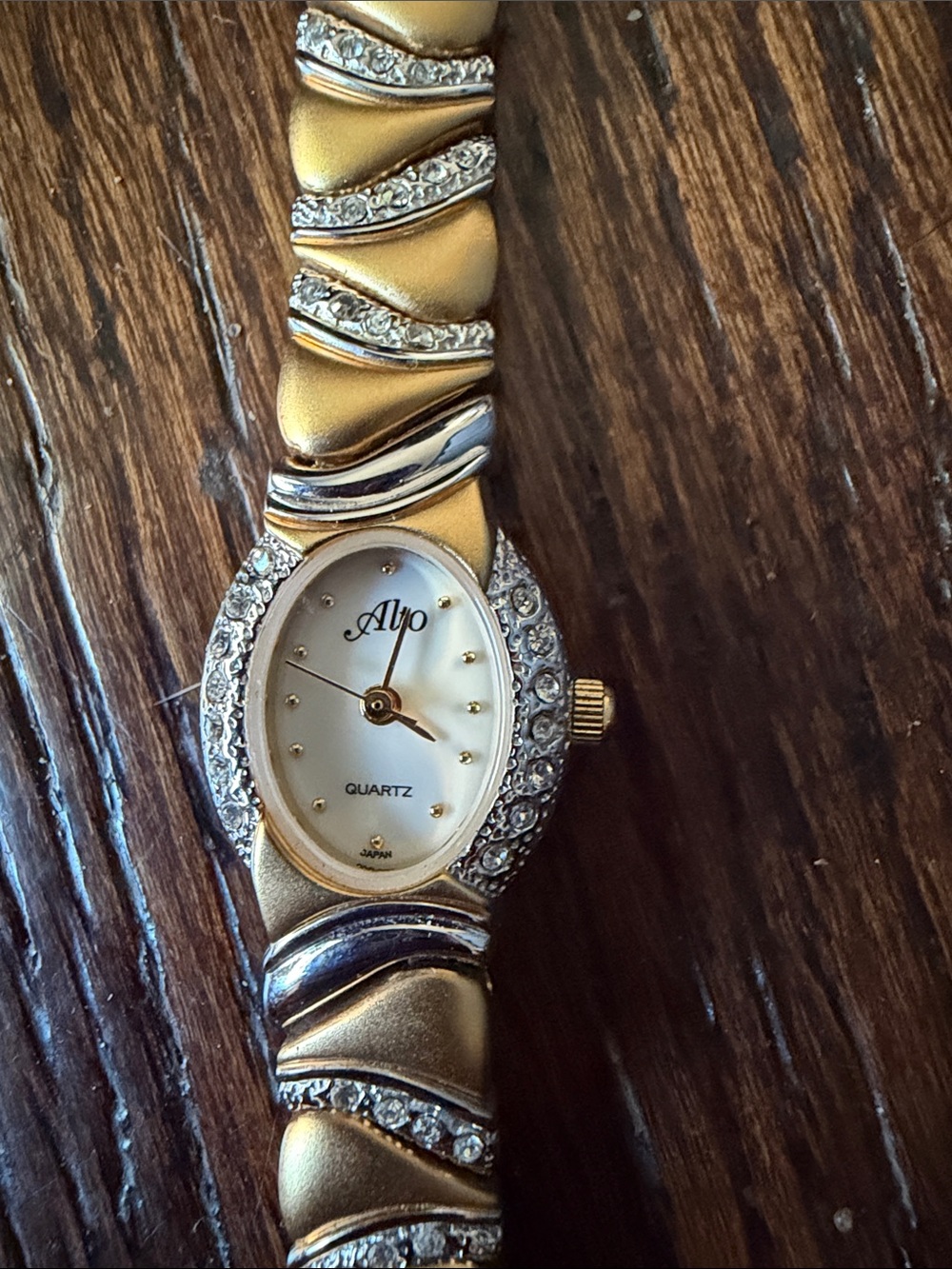 Two-Tone Gold and Silver Wave Link Bracelet for Women